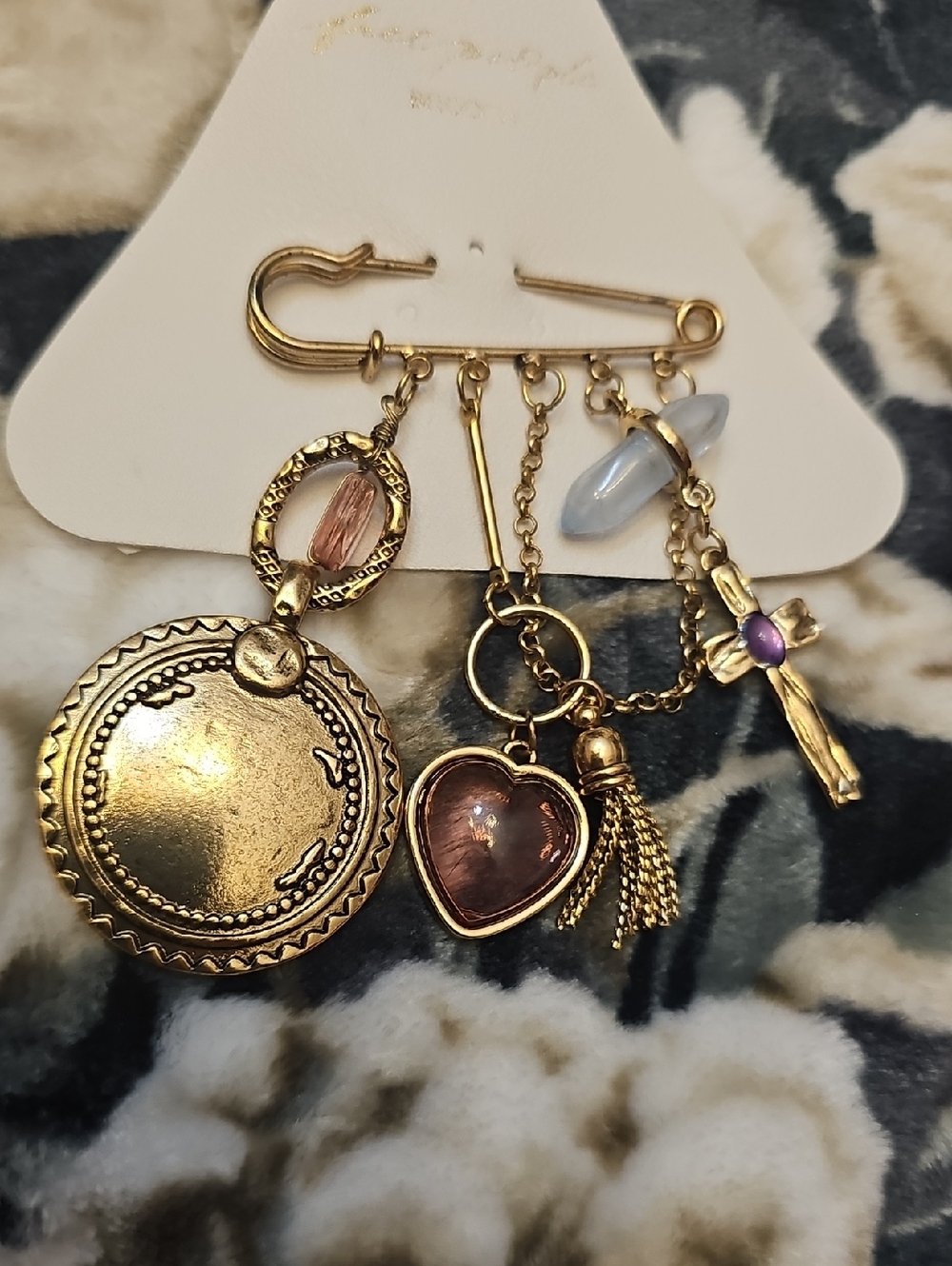 NWT Free People Carry On Pin Gold Tone Brooch Heart Charms Safety Pin - Picture 4 of 6